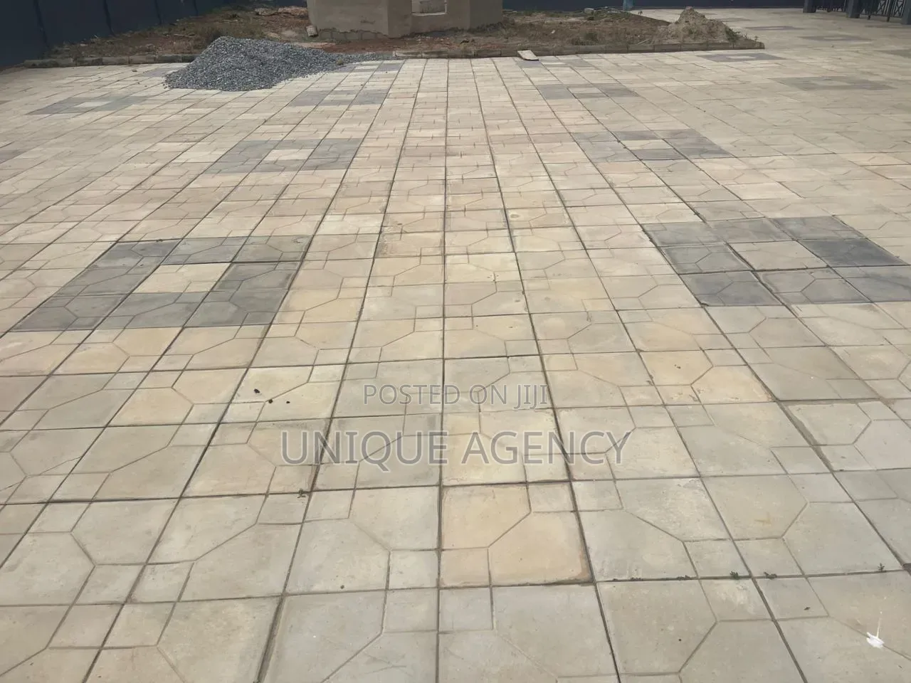 4bdrm Bungalow in Valley View Area for rent