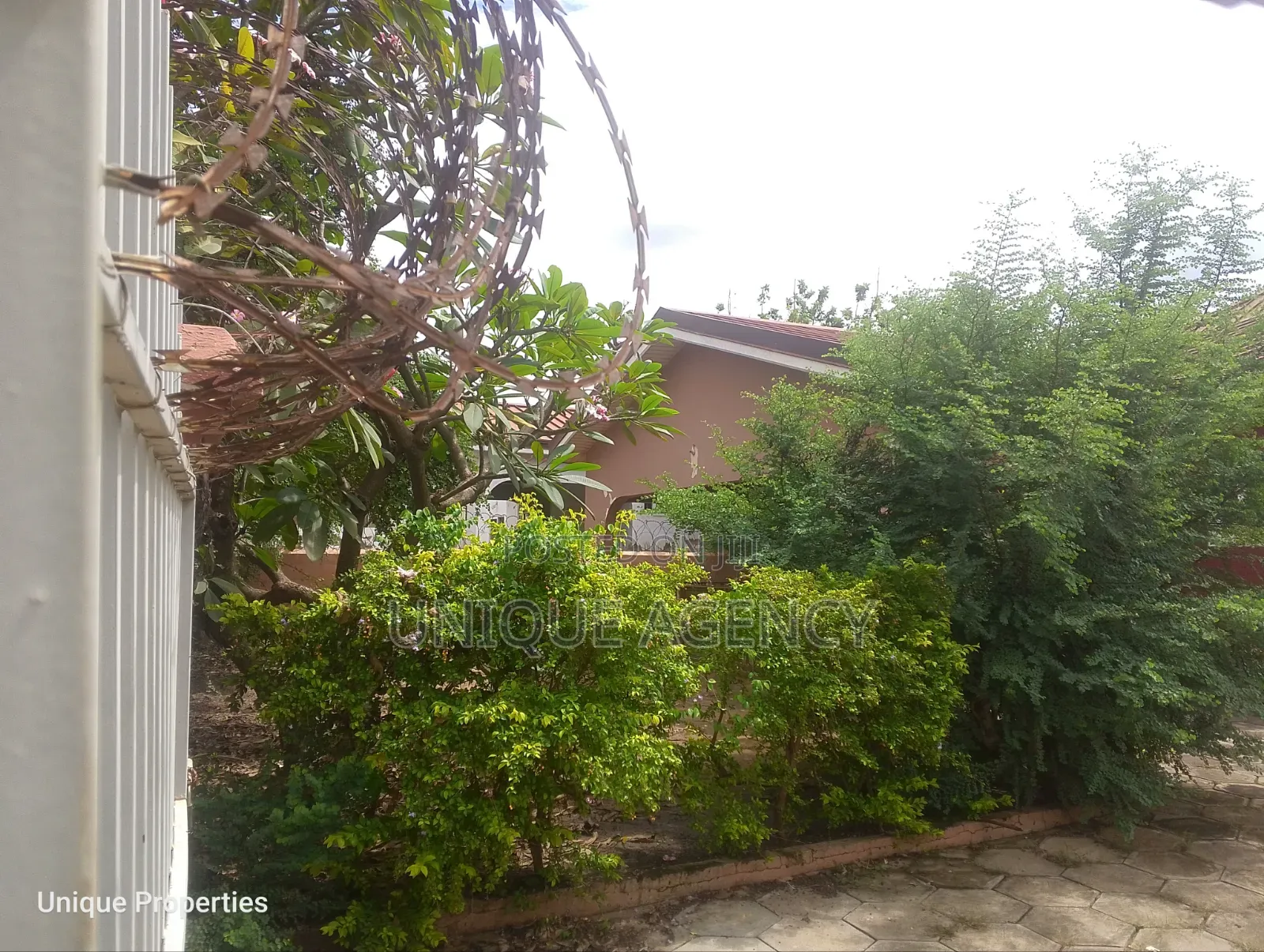 4bdrm Bungalow in Valley View Area for rent