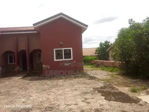4bdrm Bungalow in Valley View Area for rent