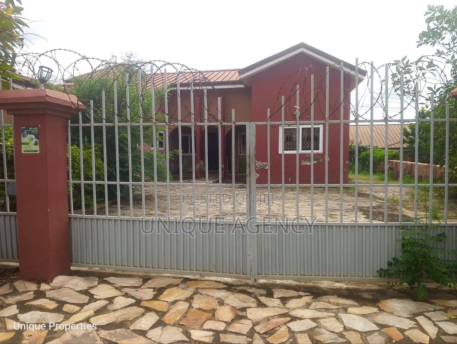4bdrm Bungalow in Valley View Area for rent