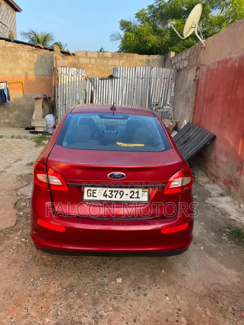 Ford Fiesta 2013 Red