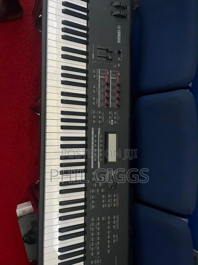 Yamaha MOX8 Keyboard