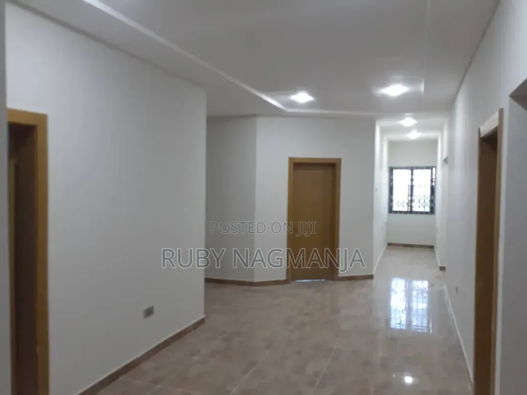 8bdrm Mansion in Ekman, Oyibi for sale