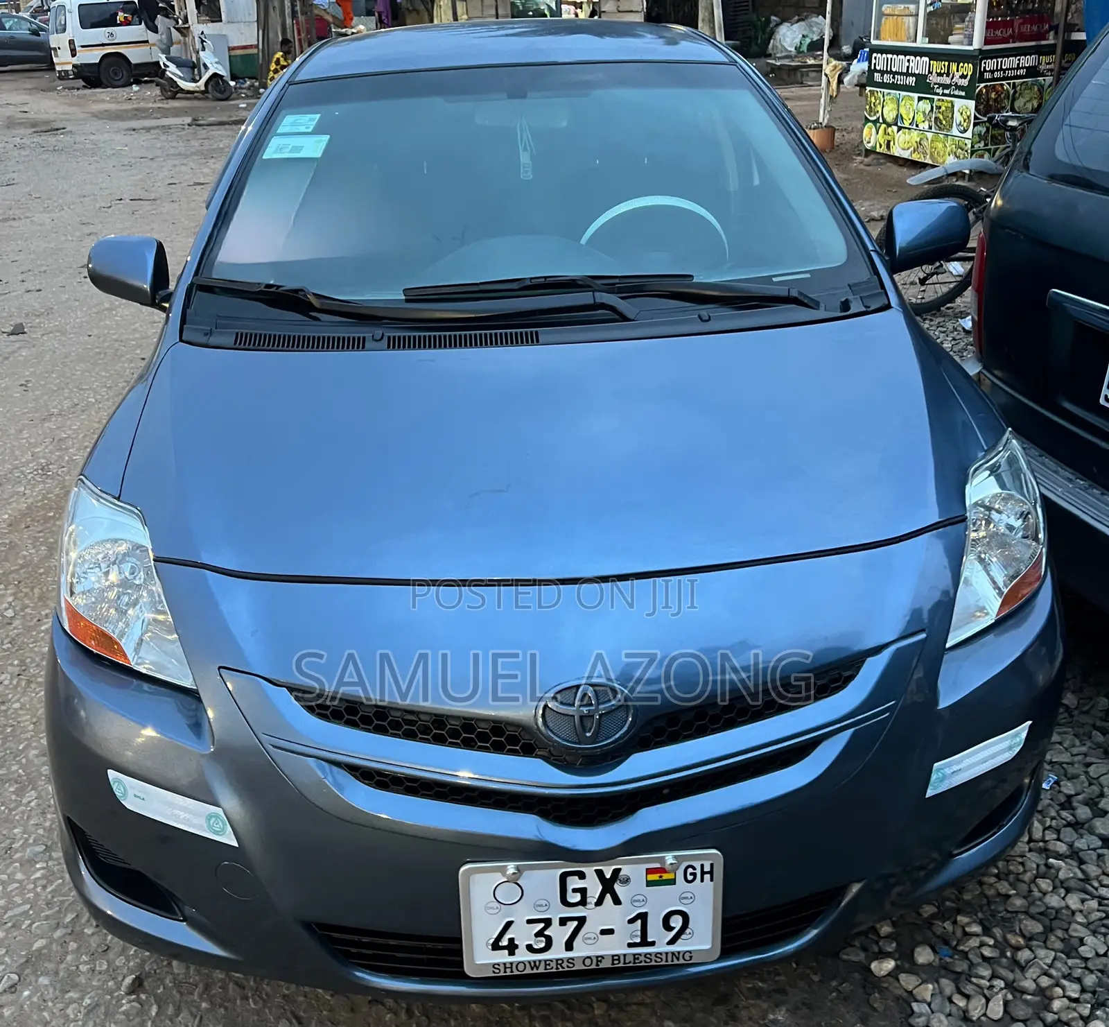 Toyota Yaris Base Sedan 4dr 2011 Blue