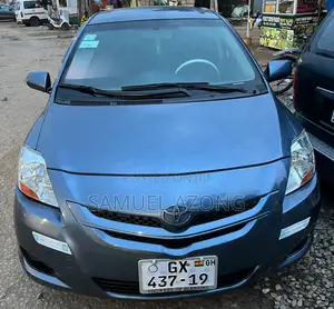 Toyota Yaris Base Sedan 4dr 2011 Blue