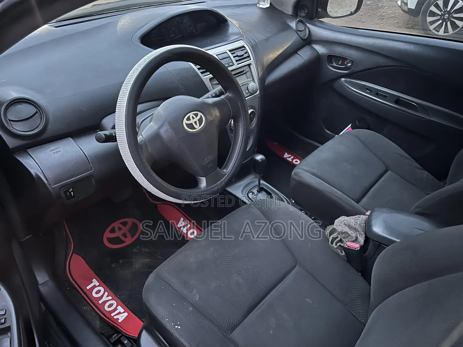 Toyota Yaris Base Sedan 4dr 2011 Blue