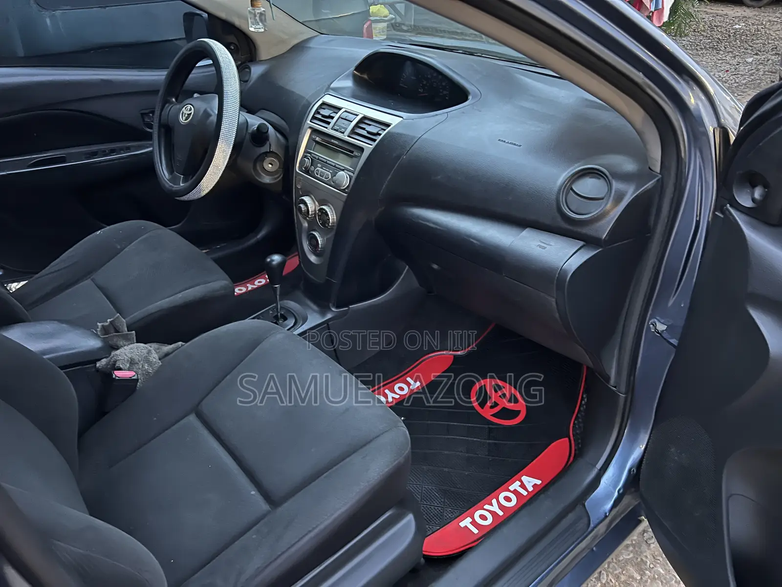 Toyota Yaris Base Sedan 4dr 2011 Blue