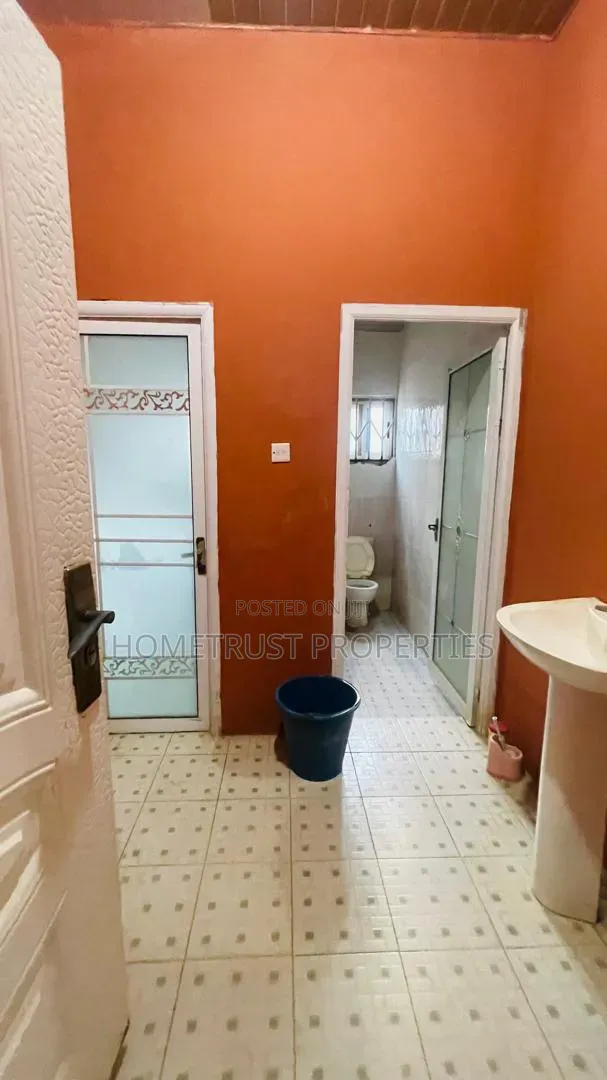4bdrm House in Pokuase Afiaman for rent