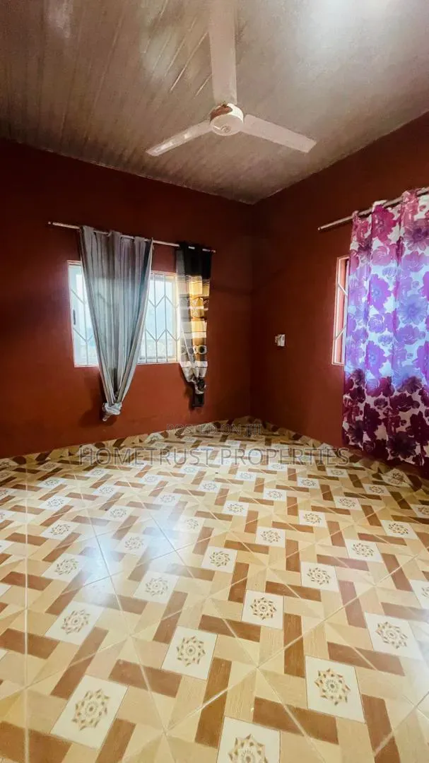 4bdrm House in Pokuase Afiaman for rent
