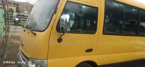 Hyundai County 2015 Yellow