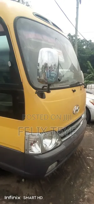 Hyundai County 2015 Yellow