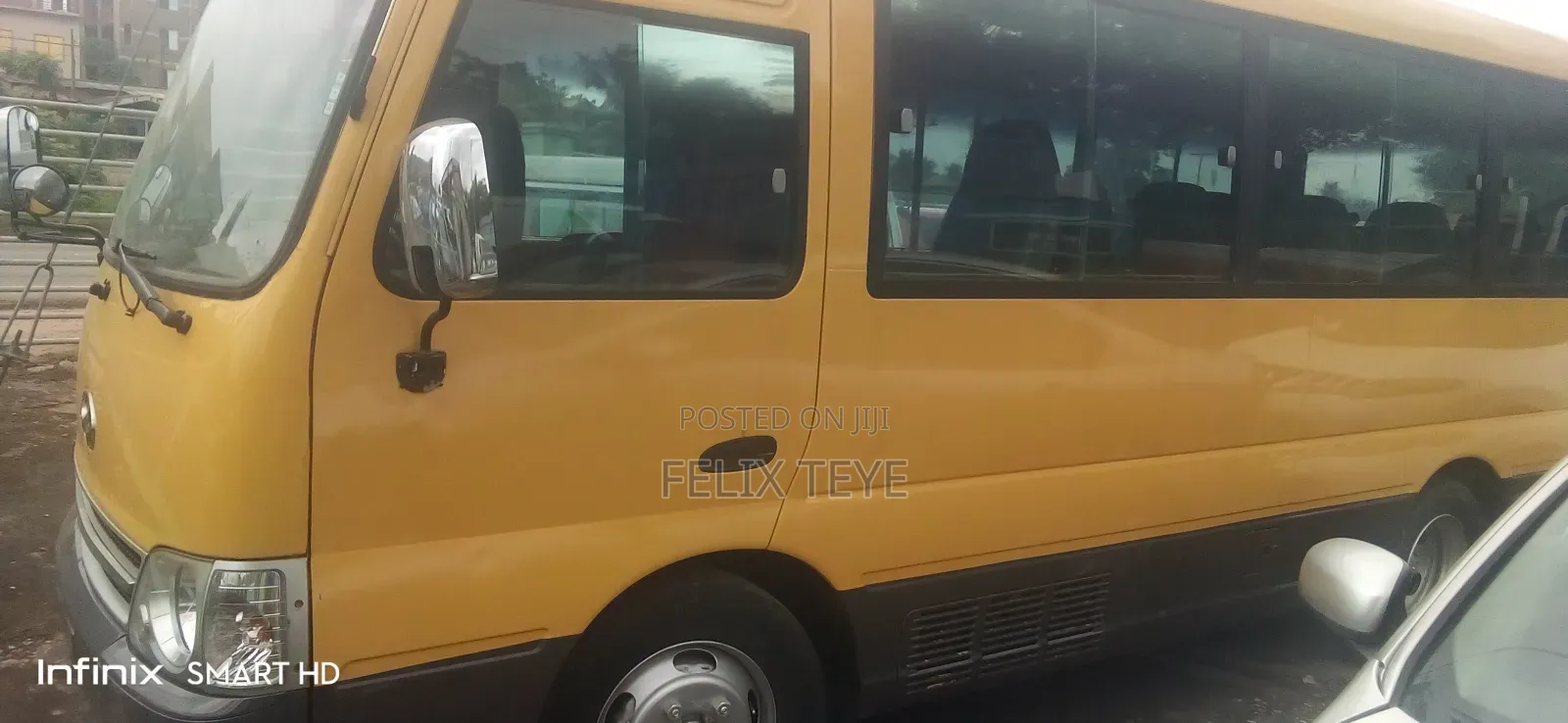 Hyundai County 2015 Yellow