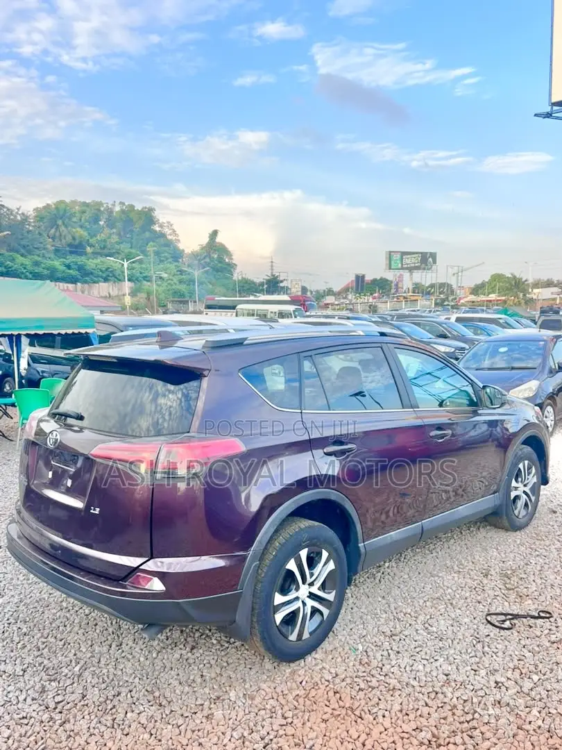 Toyota RAV4 LE AWD (2.5L 4cyl 6A) 2016 Maroon