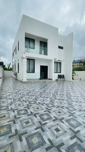 3bdrm House in Pokuase for sale