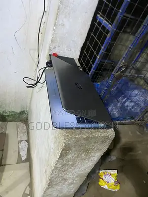 Laptop HP 15 8GB AMD Ryzen 5 HDD 500GB