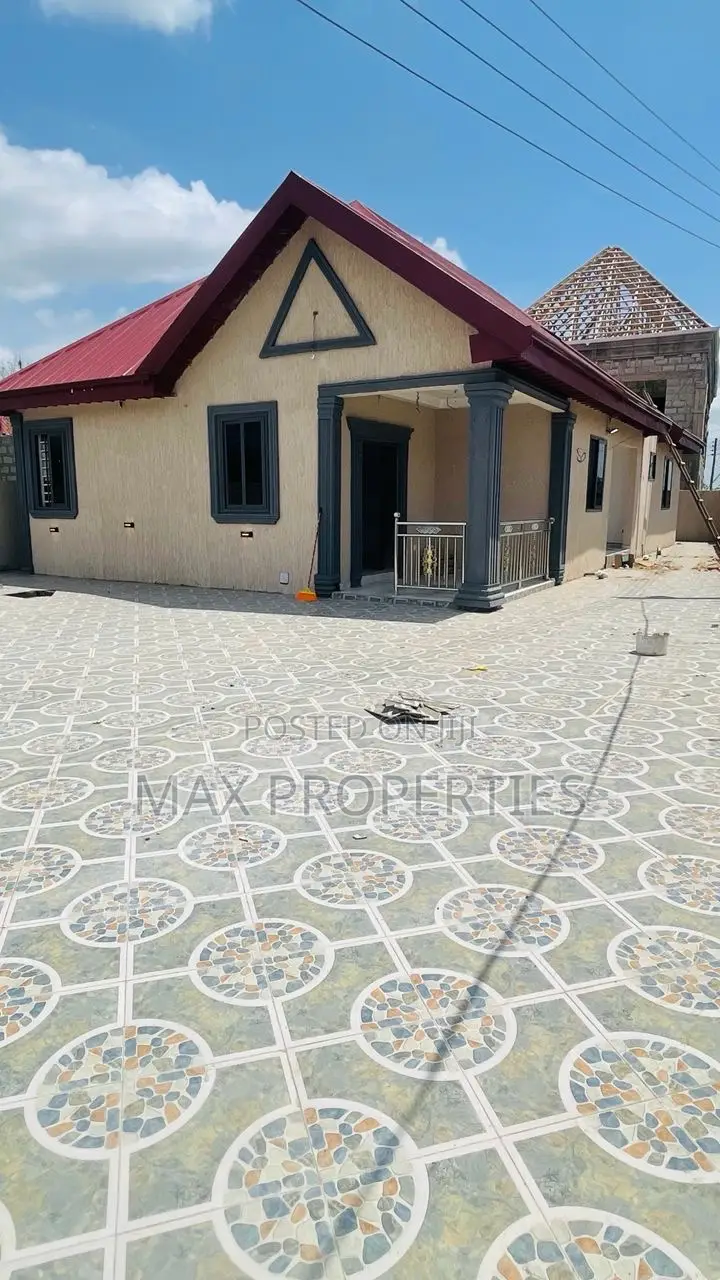 3bdrm House in Ablekuma for sale