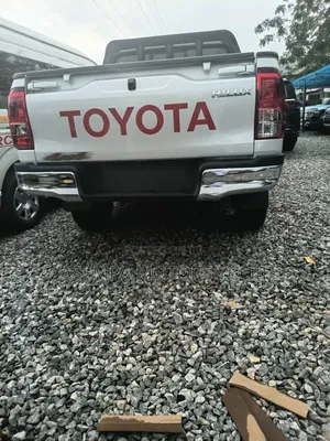 New Toyota Hilux 2025 White