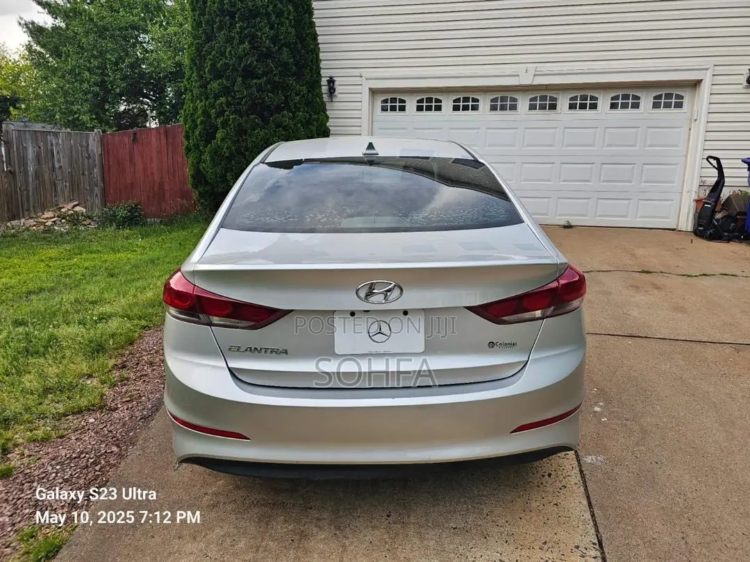 Hyundai Elantra 2018 Gray