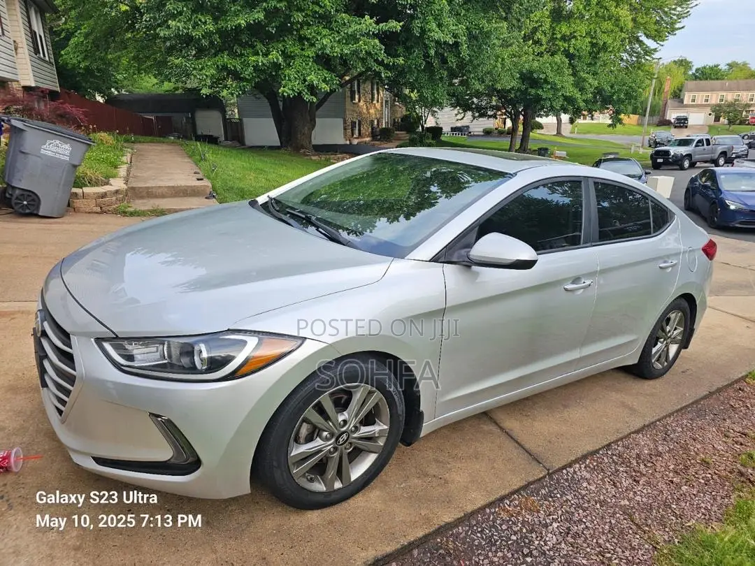 Hyundai Elantra 2018 Gray
