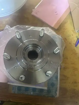 Mitsubishi L200 2016 Front Hub HIGH QUALITY