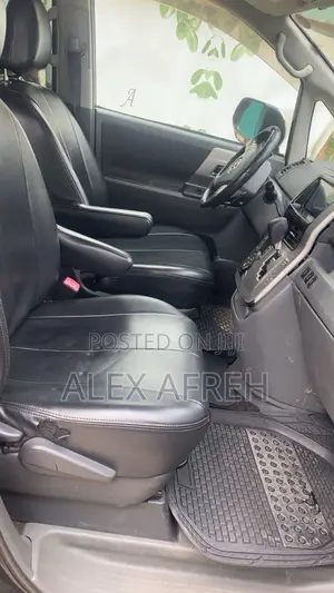 Toyota Voxy Trans-X 4WD 5-Seater 2011 Black