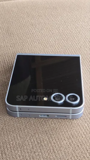 Samsung Galaxy Z Flip6 256 GB Blue