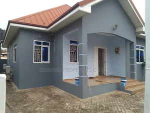3bdrm House in Ebenard Properties, Baatsona Total for rent