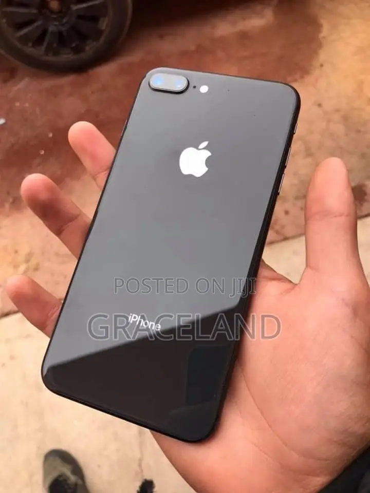 Apple iPhone 8 Plus 64 GB Black