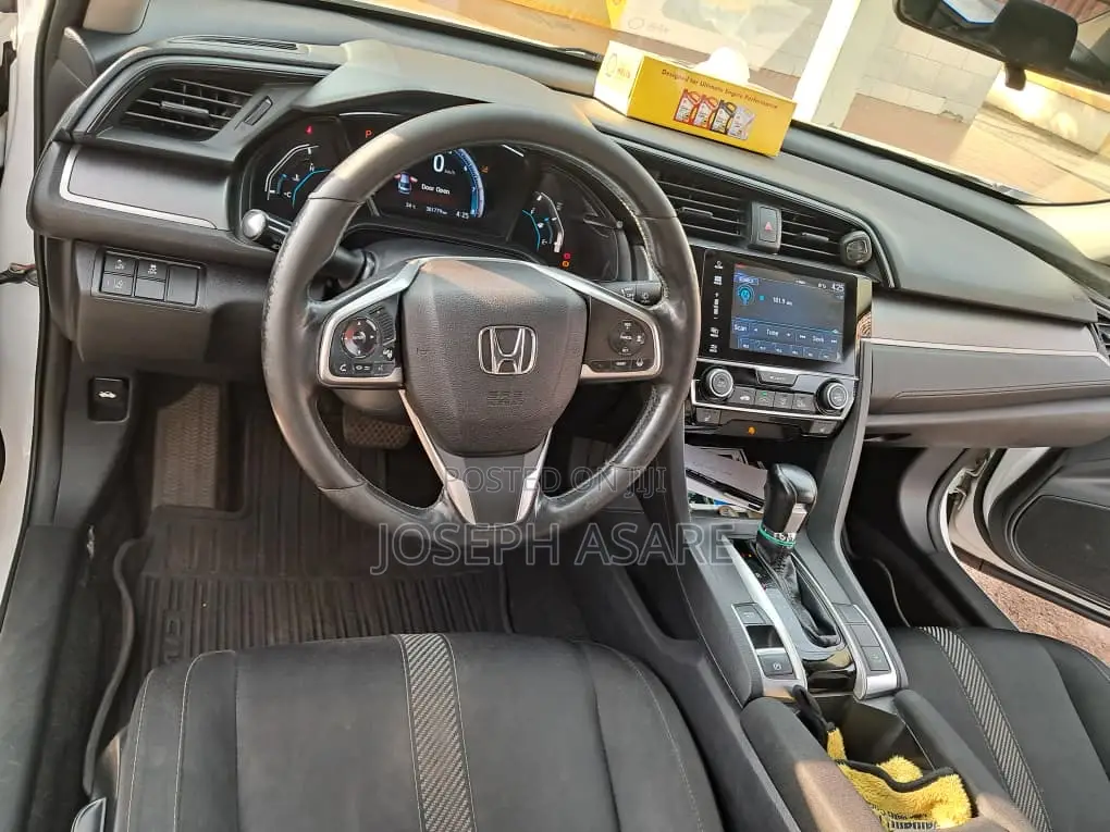 Honda Civic 2018 White