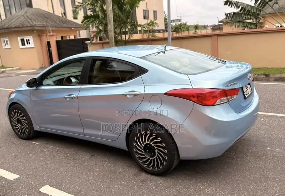 Hyundai Elantra 2013