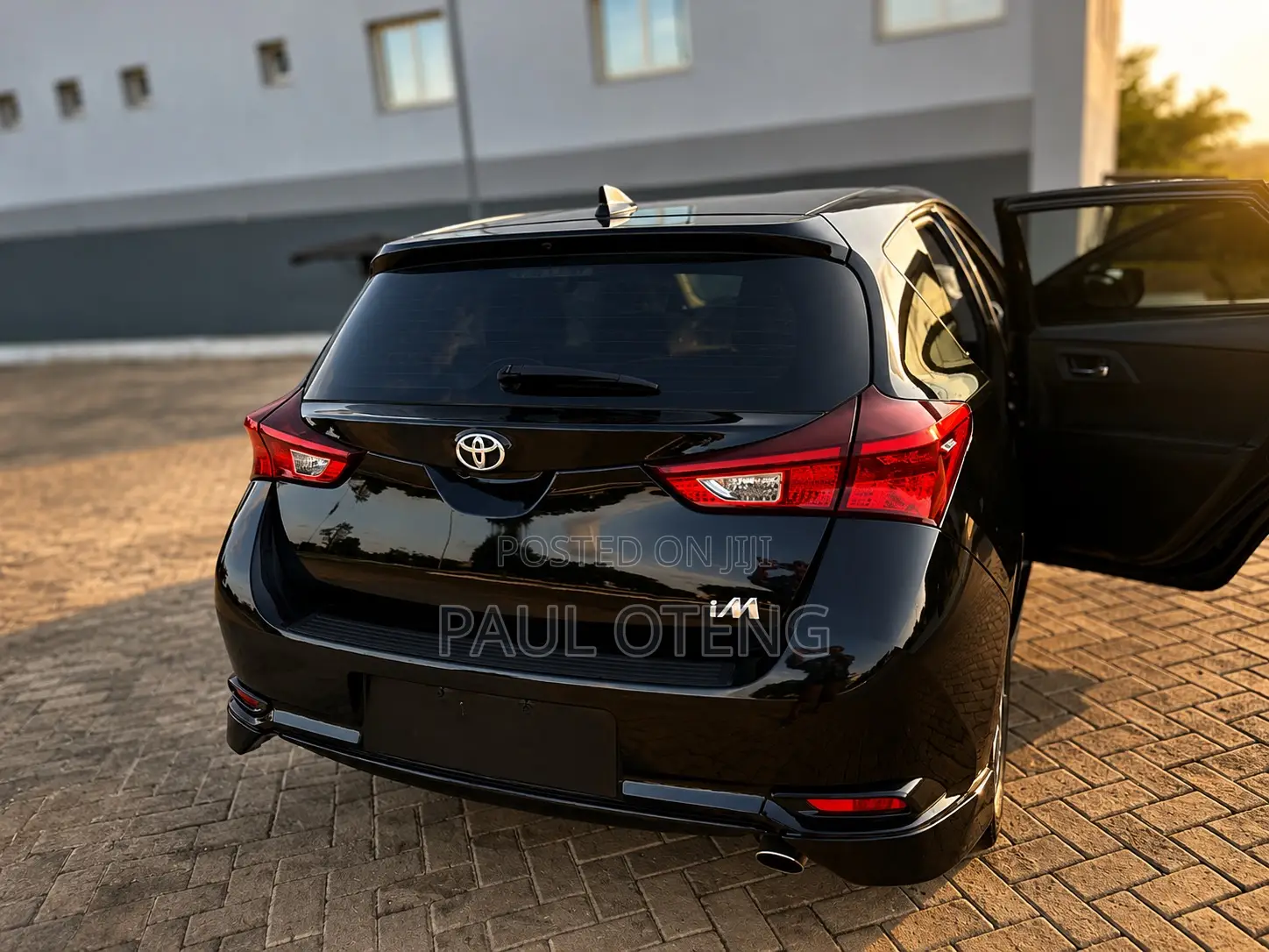 Toyota Corolla LE Eco (1.8L 4cyl 2A) 2018 Black