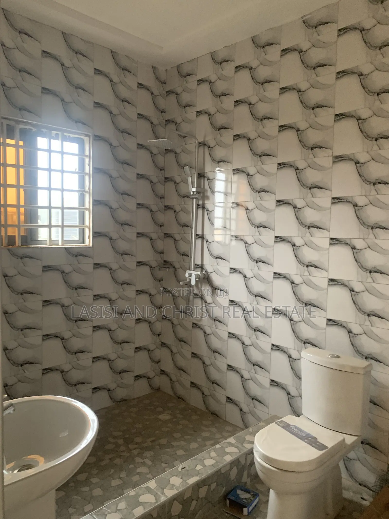 2bdrm Apartment in Lasisi And Christ, Amasaman for rent