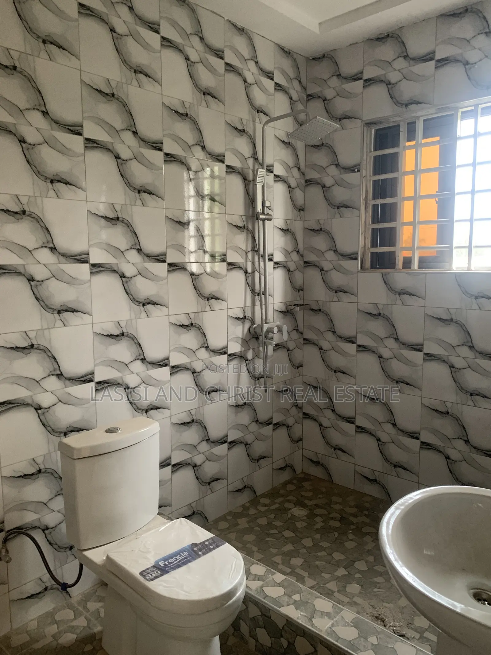 2bdrm Apartment in Lasisi And Christ, Amasaman for rent
