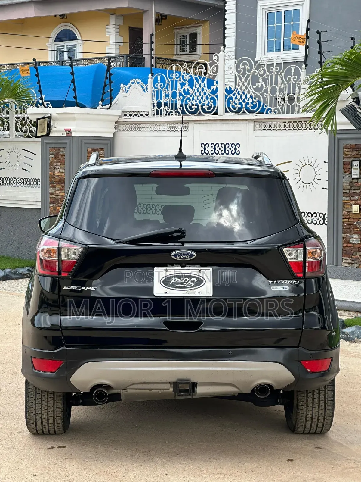 Ford Escape Titanium FWD 2018 Black
