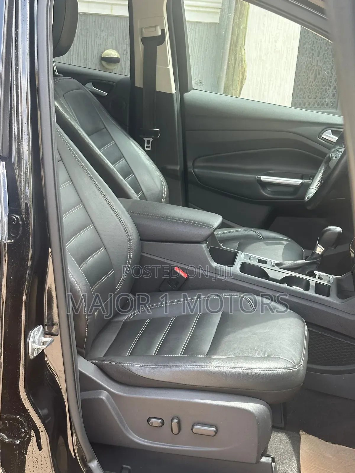 Ford Escape Titanium FWD 2018 Black