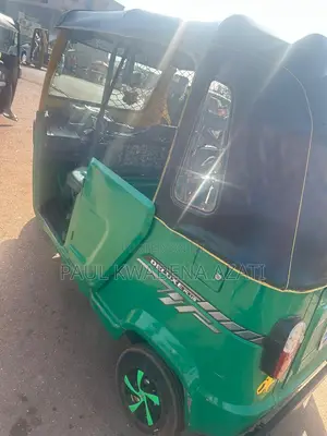 TVS King Deluxe Plus iTouch Start 2025 Green