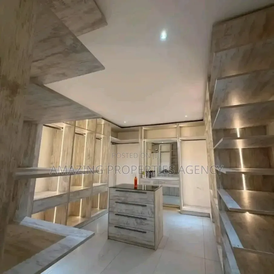 Furnished 4bdrm House in Adjiringanor, Ability for sale