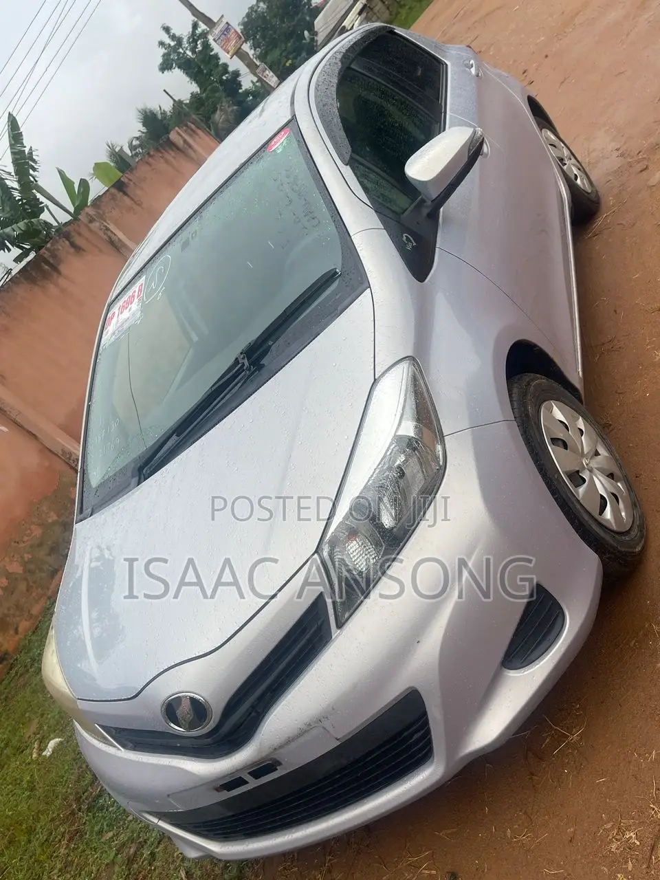 Toyota Vitz 2013 Silver