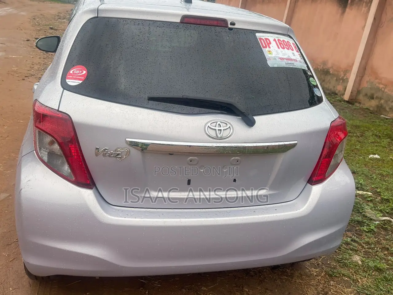 Toyota Vitz 2013 Silver