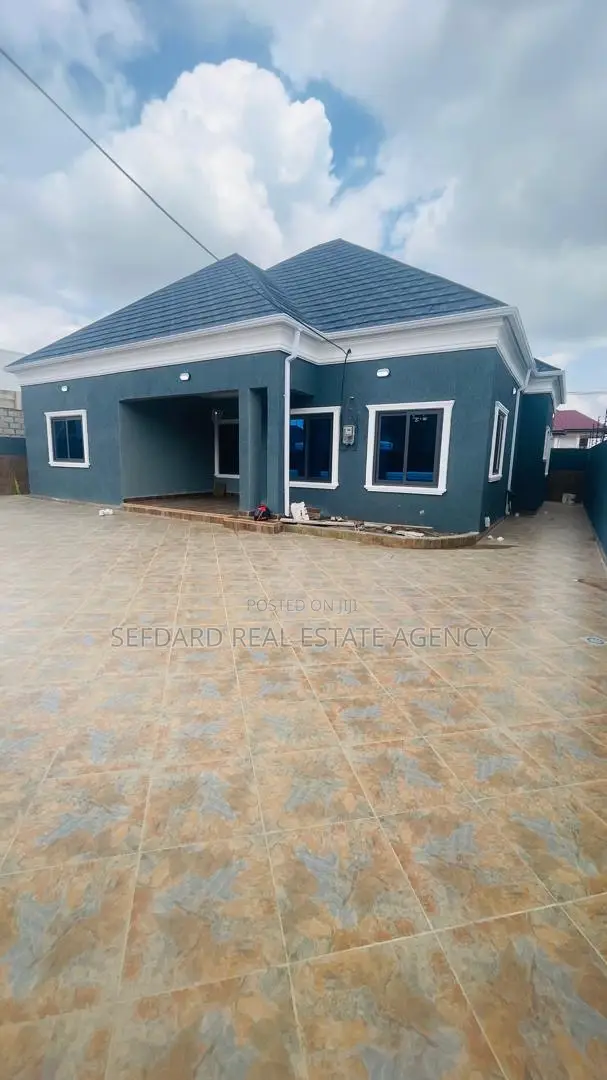 3bdrm House in Sefdard Properties, Pokuase for sale