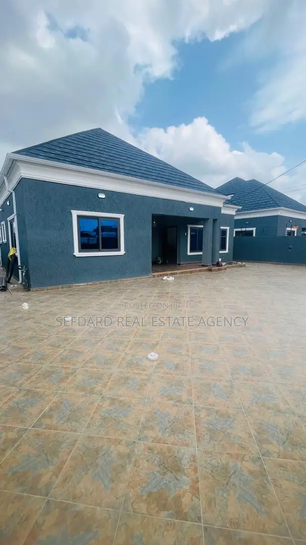 3bdrm House in Sefdard Properties, Pokuase for sale