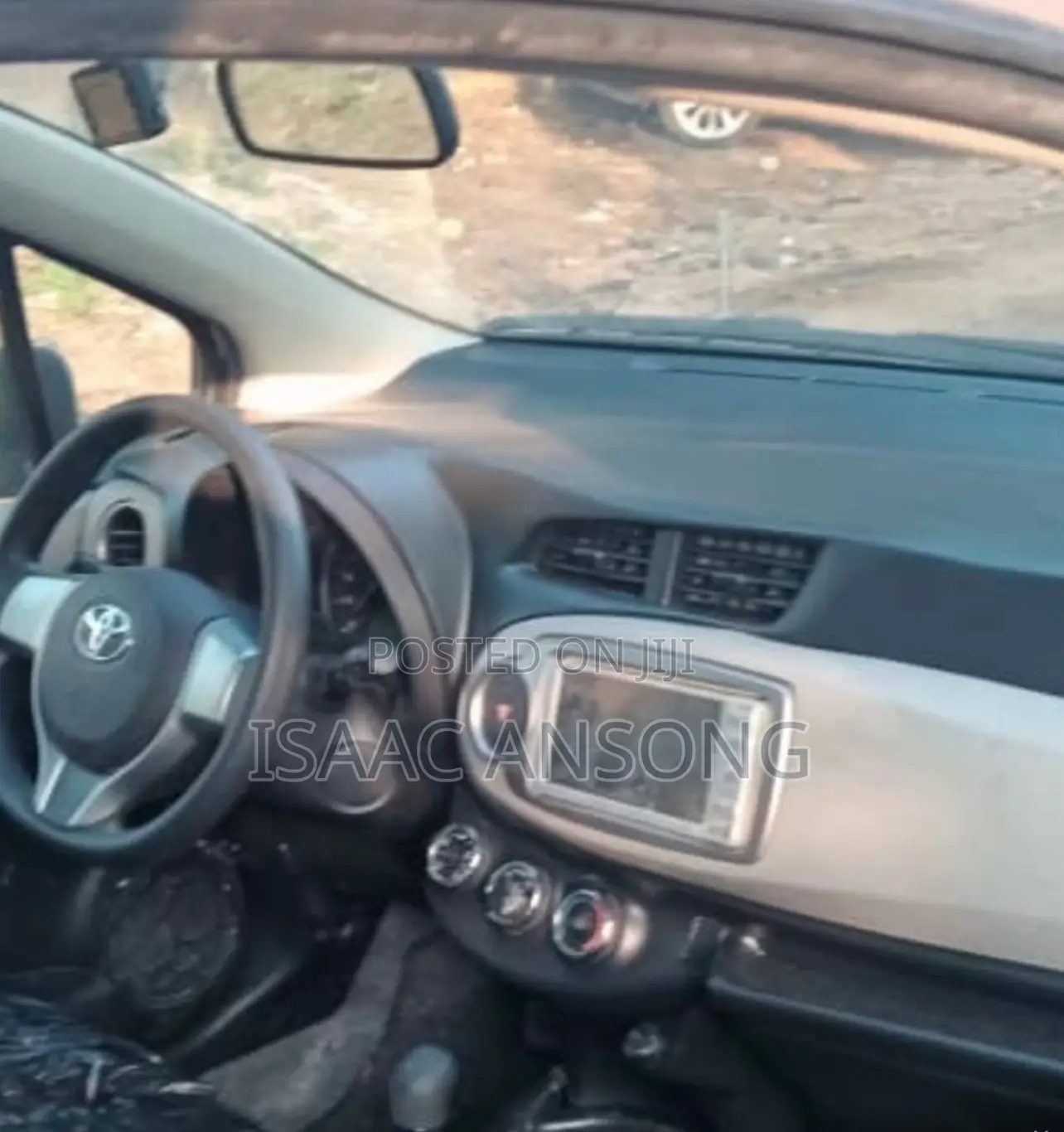 Toyota Vitz 2013 Silver