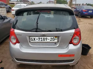 Chevrolet Aveo 2011 Silver