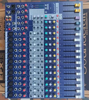 Soundcraft EFX12 12channel Analog Mixer