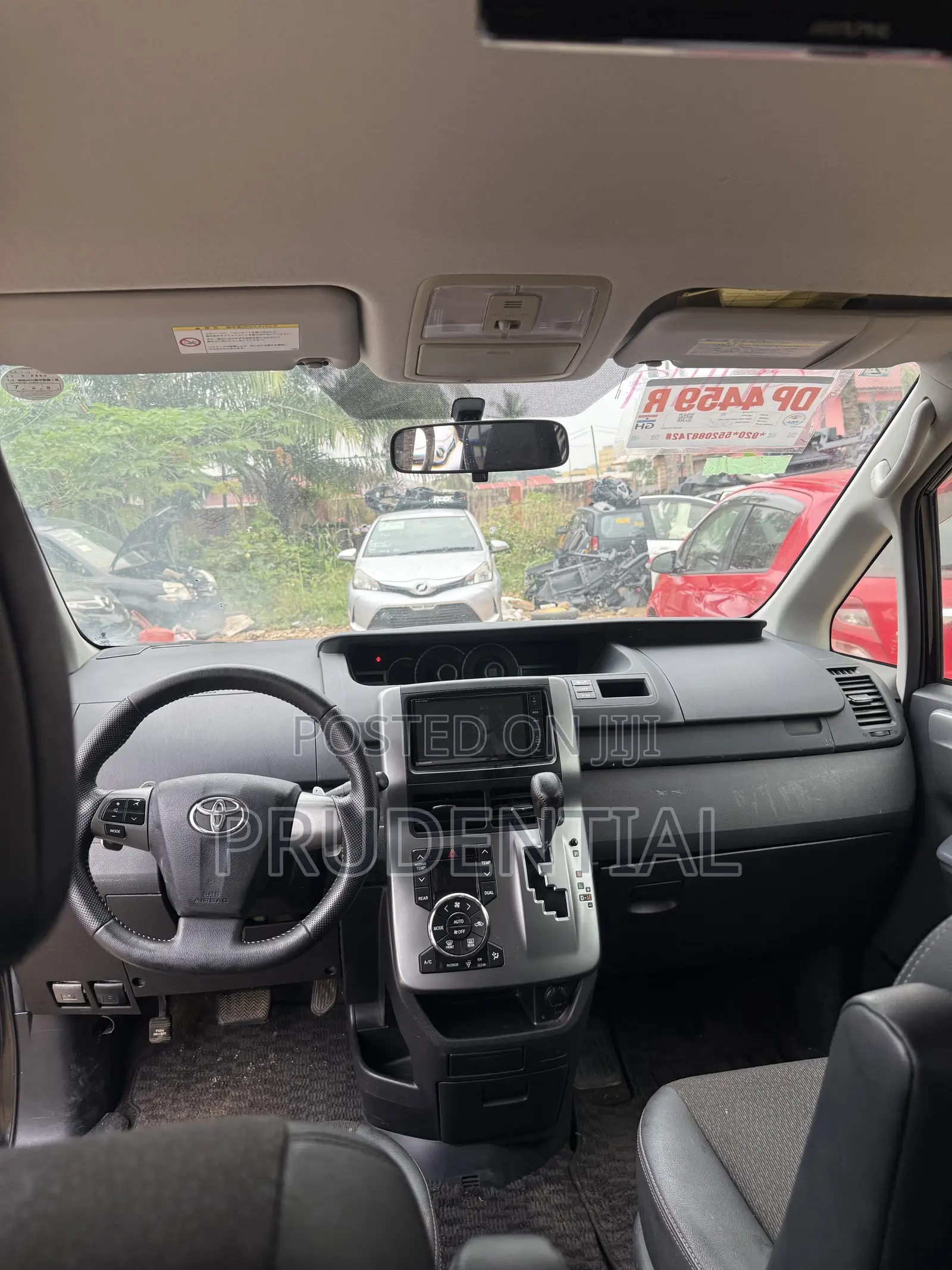 Toyota Voxy X L Edition 2WD 8-Seater 2013 Black