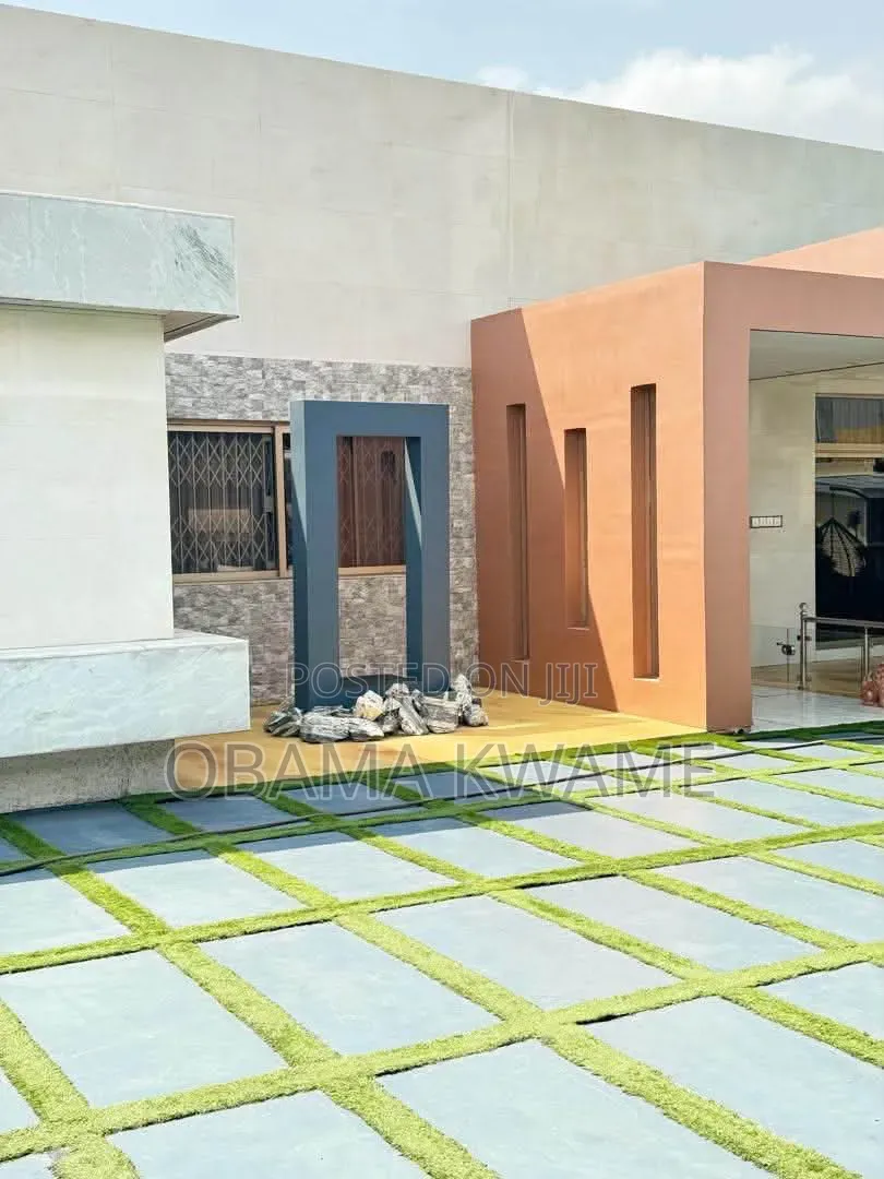 Furnished 6bdrm Villa in Laryea Homes, Coffee Shop Area for rent