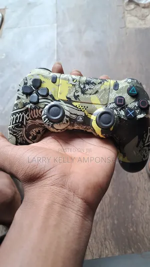PS4 Controller