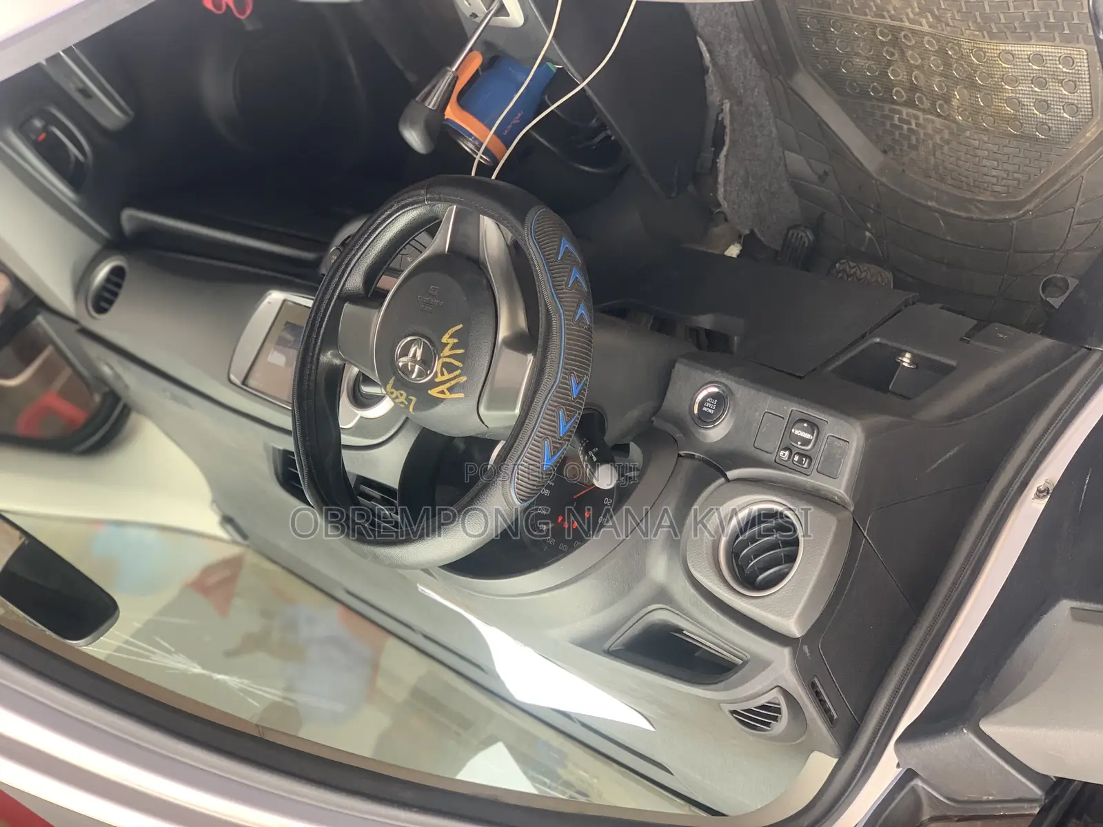Toyota Vitz 2013 Silver