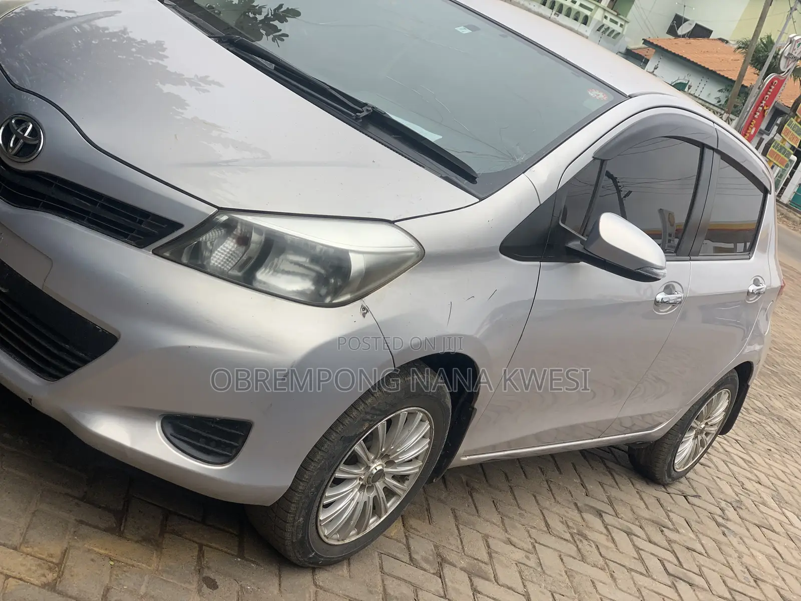 Toyota Vitz 2013 Silver