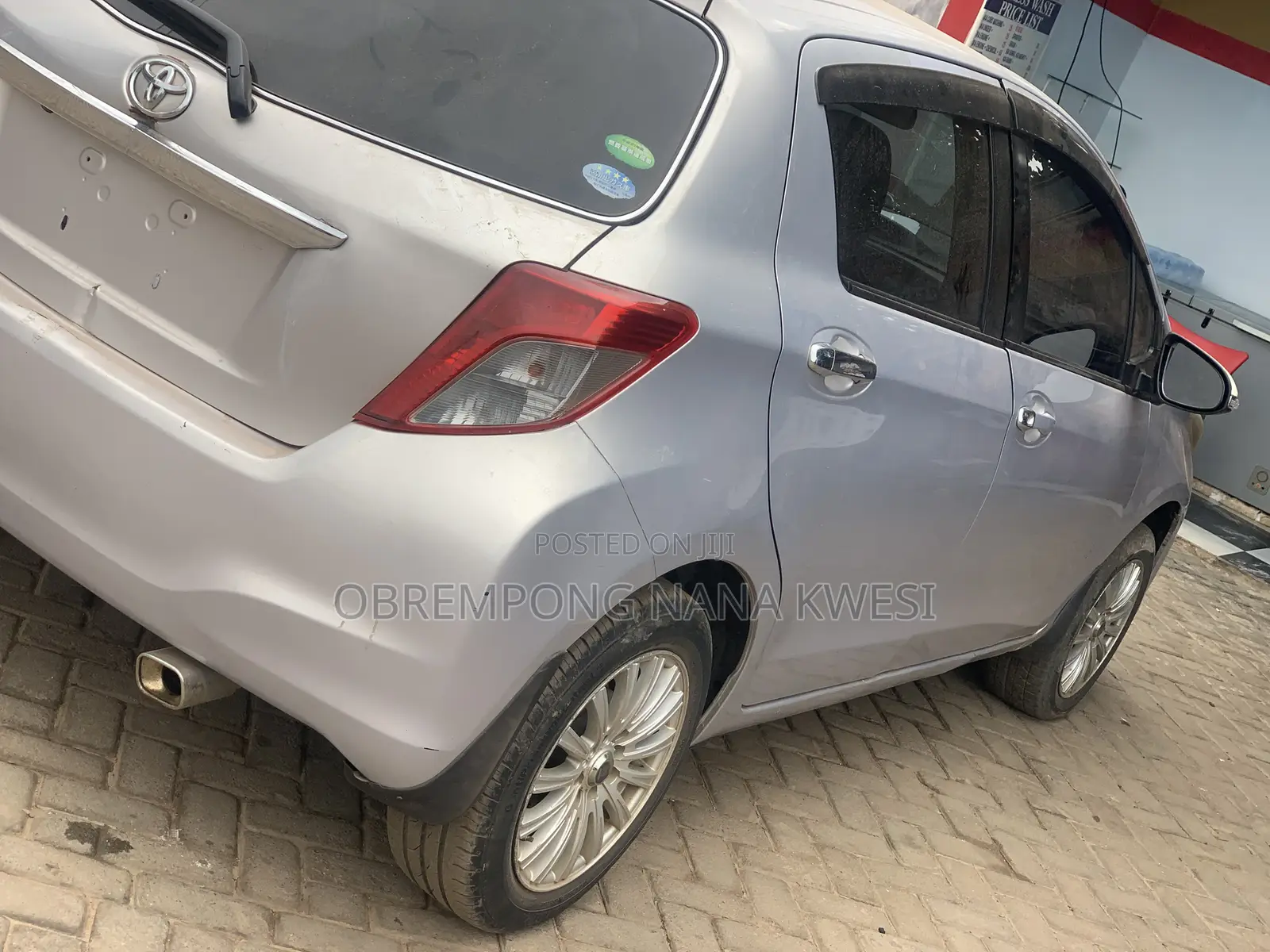 Toyota Vitz 2013 Silver